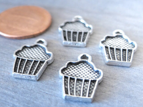 12 pc Cupcake charm, muffin charm, muffin , charm. Alloy charm , very high quality.Perfect for jewery making and other DIY projects