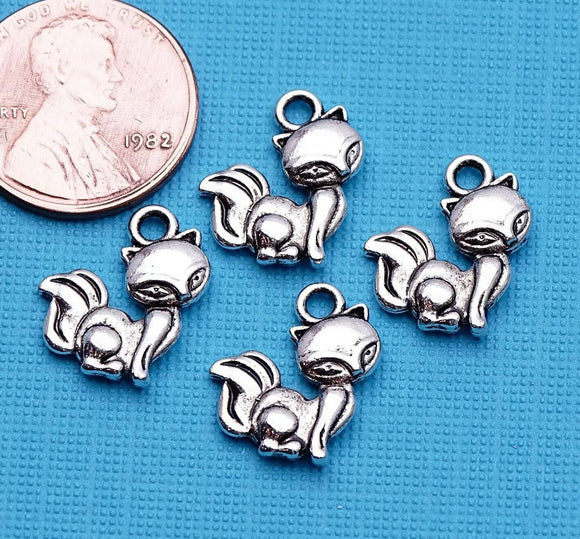12 pc Fox, fox charm, animal charms. Alloy charm ,very high quality.Perfect for jewery making and other DIY projects
